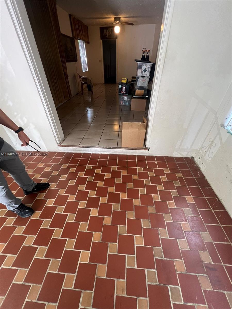 TAMIAMI HIGHLANDS - Residential