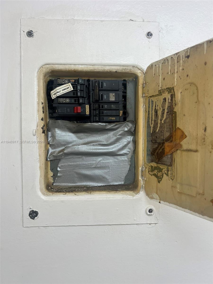 TAMIAMI HIGHLANDS - Residential