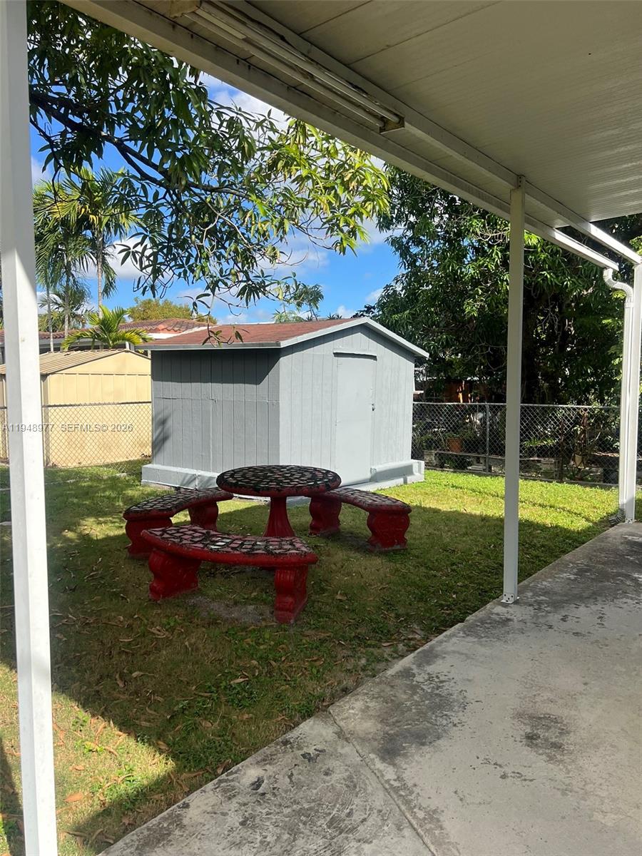 TAMIAMI HIGHLANDS - Residential