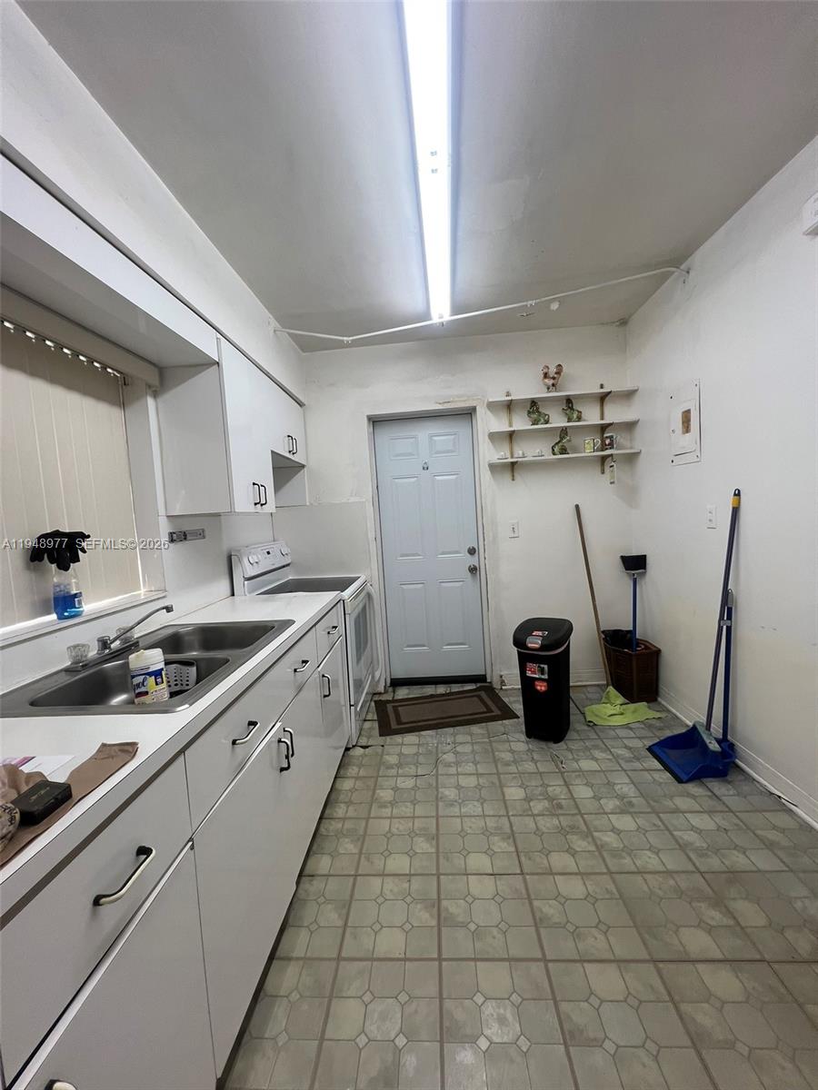 TAMIAMI HIGHLANDS - Residential