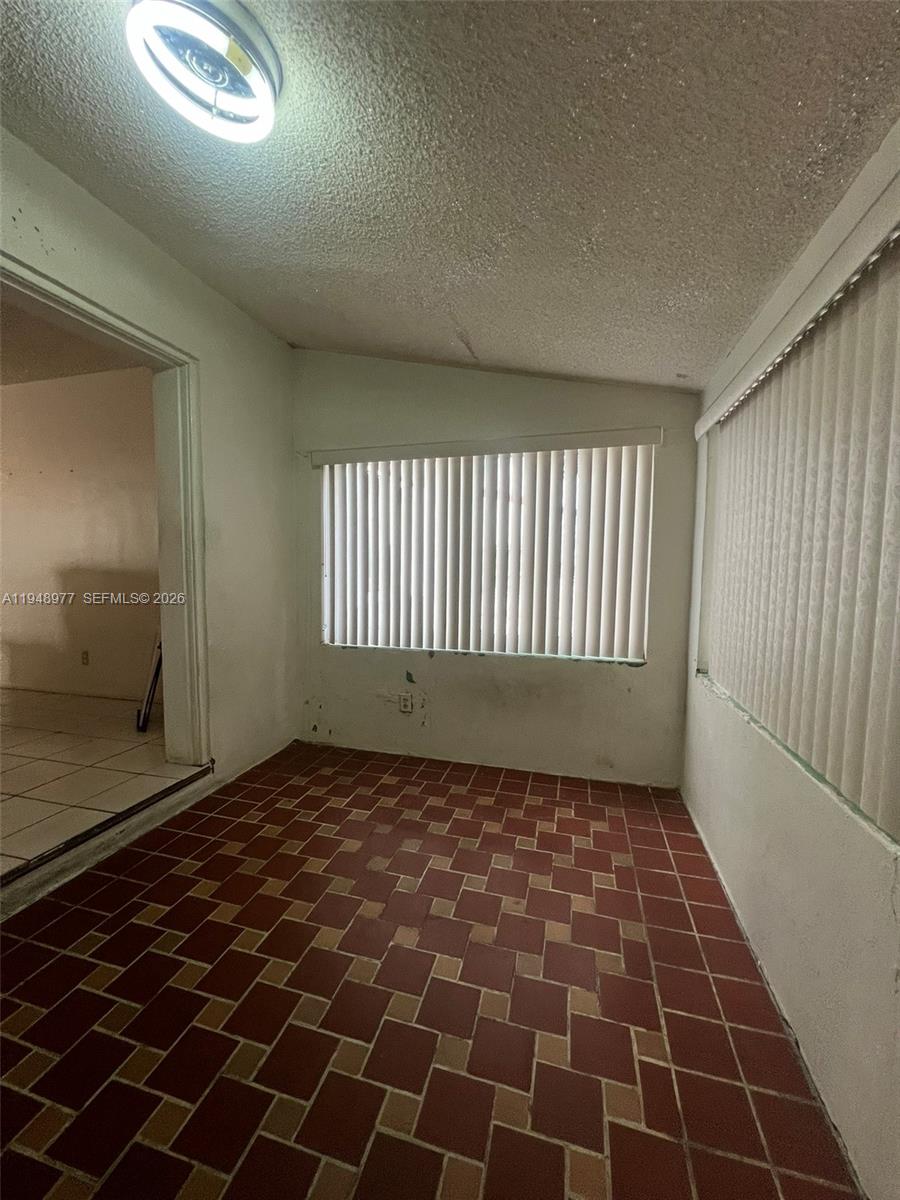 TAMIAMI HIGHLANDS - Residential