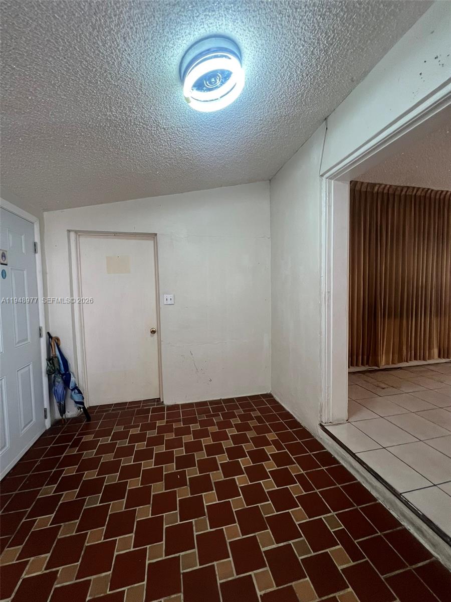 TAMIAMI HIGHLANDS - Residential