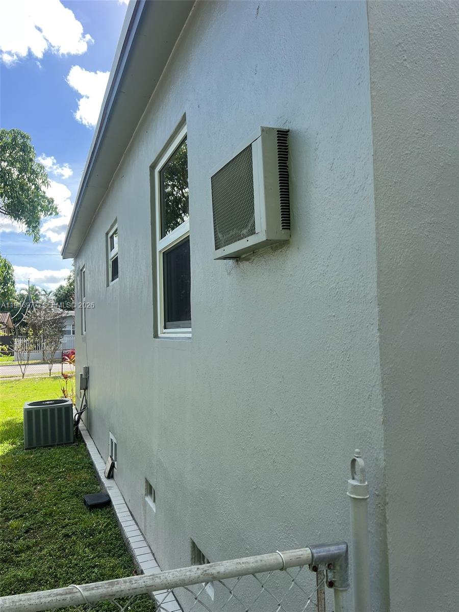 TAMIAMI HIGHLANDS - Residential