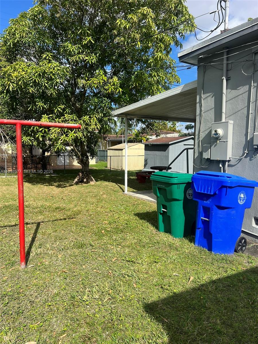 TAMIAMI HIGHLANDS - Residential