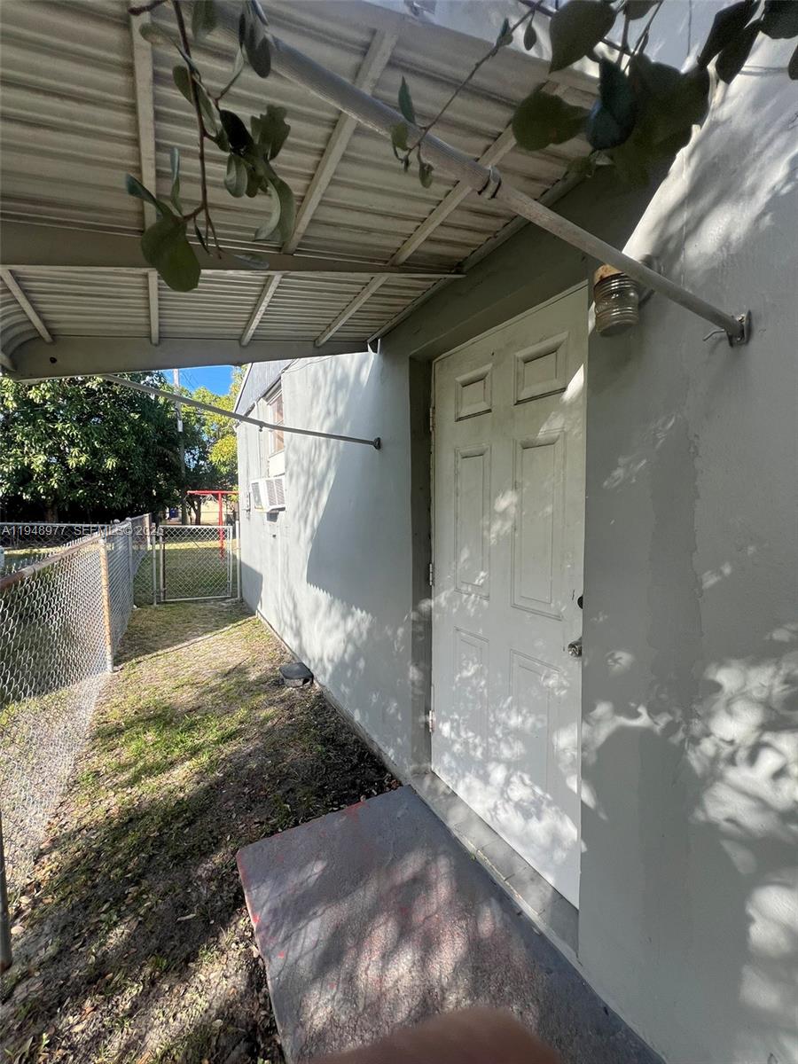 TAMIAMI HIGHLANDS - Residential