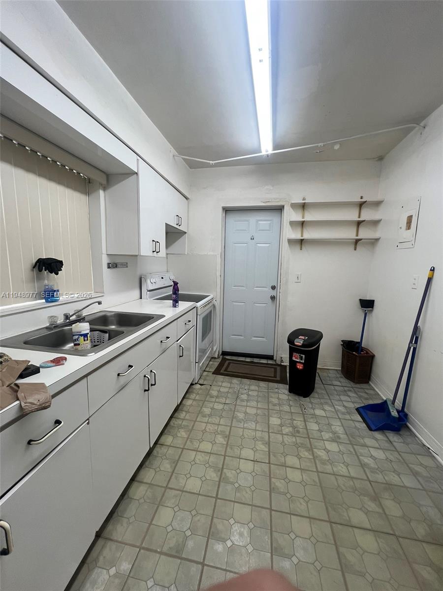 TAMIAMI HIGHLANDS - Residential