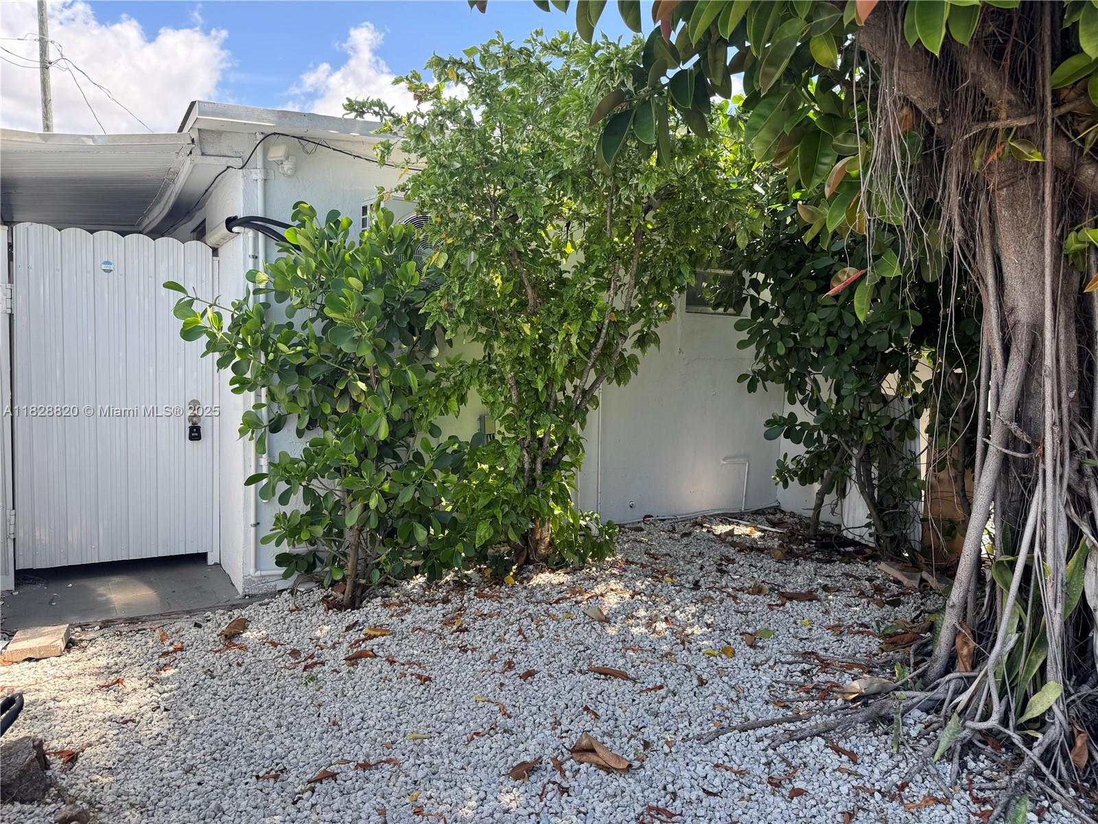 Very close to Coral Gables...In this beautiful Duplex. First floor unit available for lease. Totally remodeled, new appliances, washer and dryer inside unit. Minutes from Coconut Grove and next to Coral Gables. Great location!