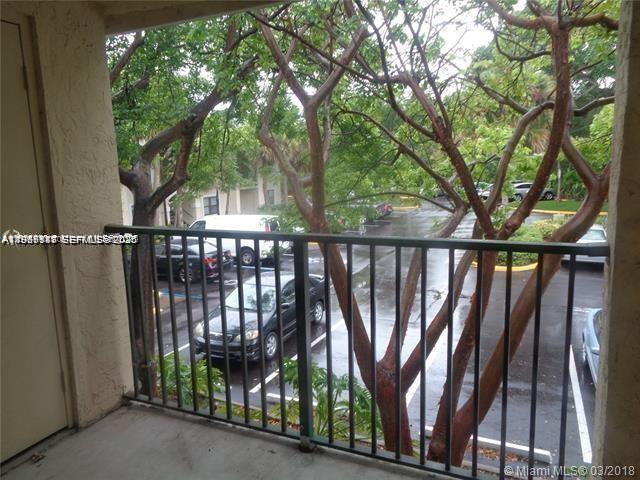 HOLLYWOOD PARC CONDOMINIU - Residential Lease