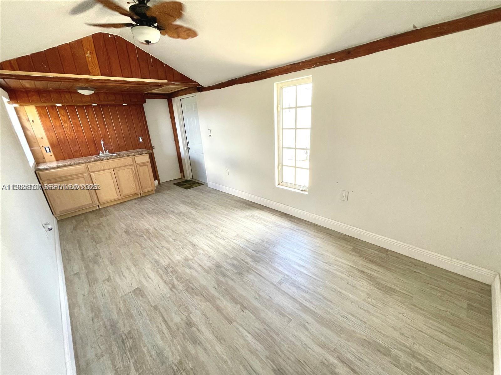 HERITAGE HOMES - Residential Lease