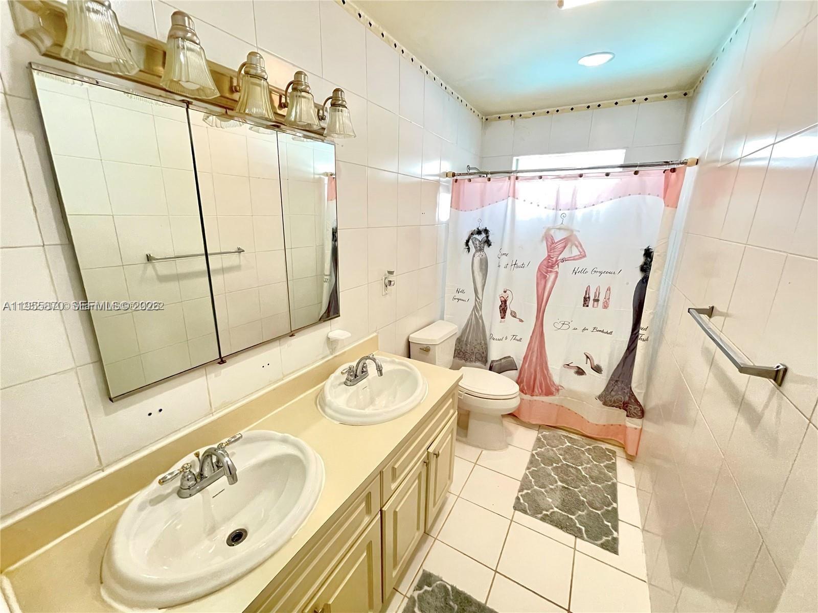 HERITAGE HOMES - Residential Lease