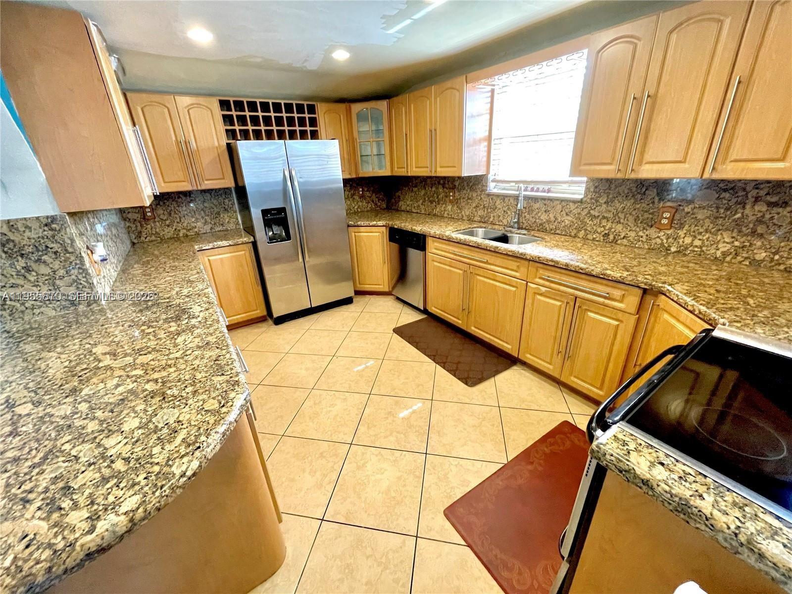 HERITAGE HOMES - Residential Lease