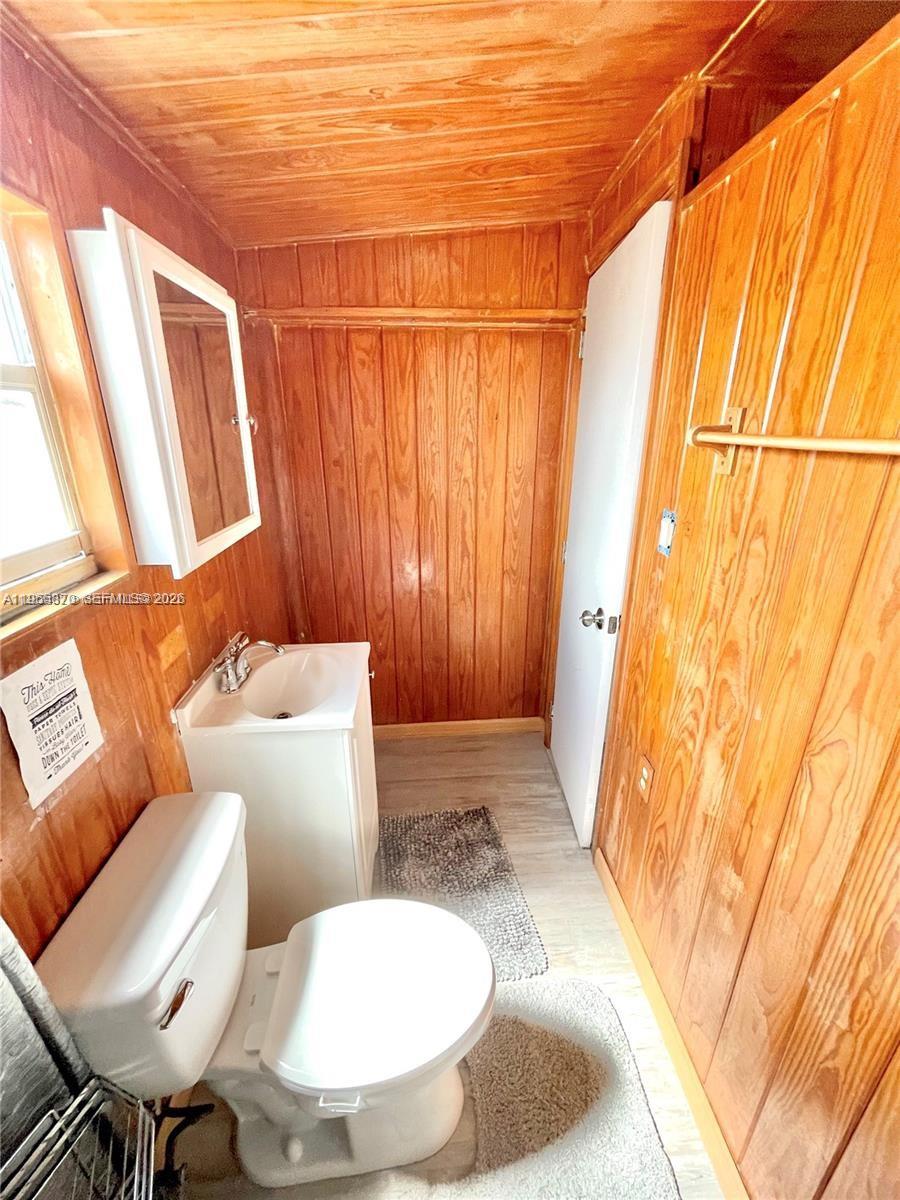 HERITAGE HOMES - Residential Lease