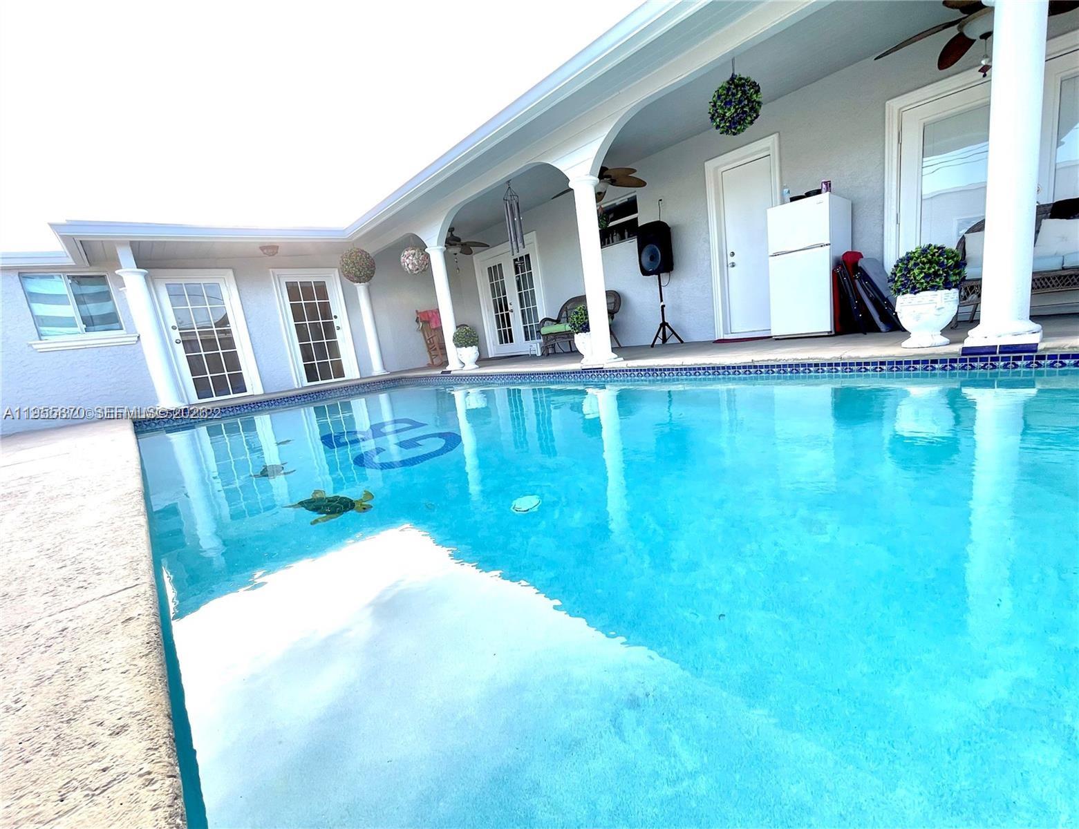 HERITAGE HOMES - Residential Lease