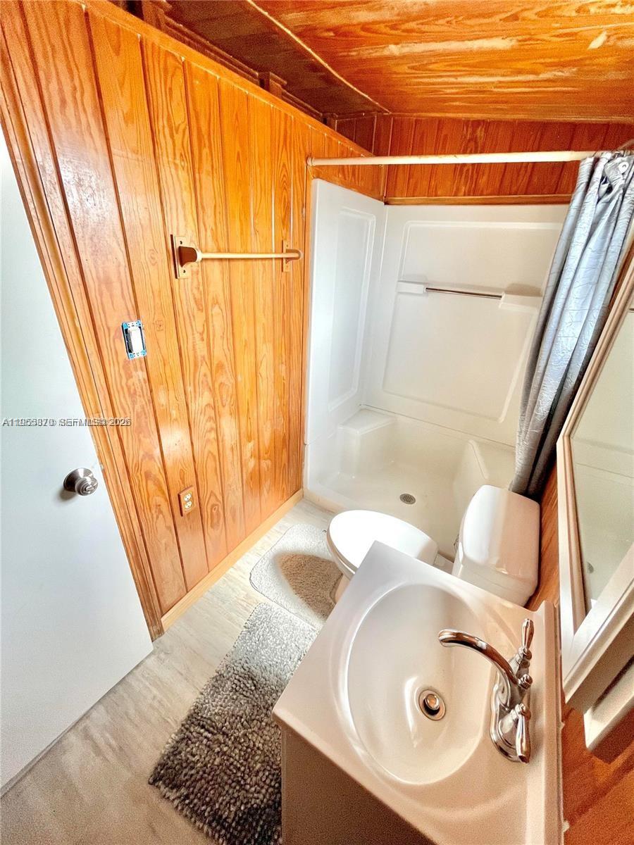 HERITAGE HOMES - Residential Lease
