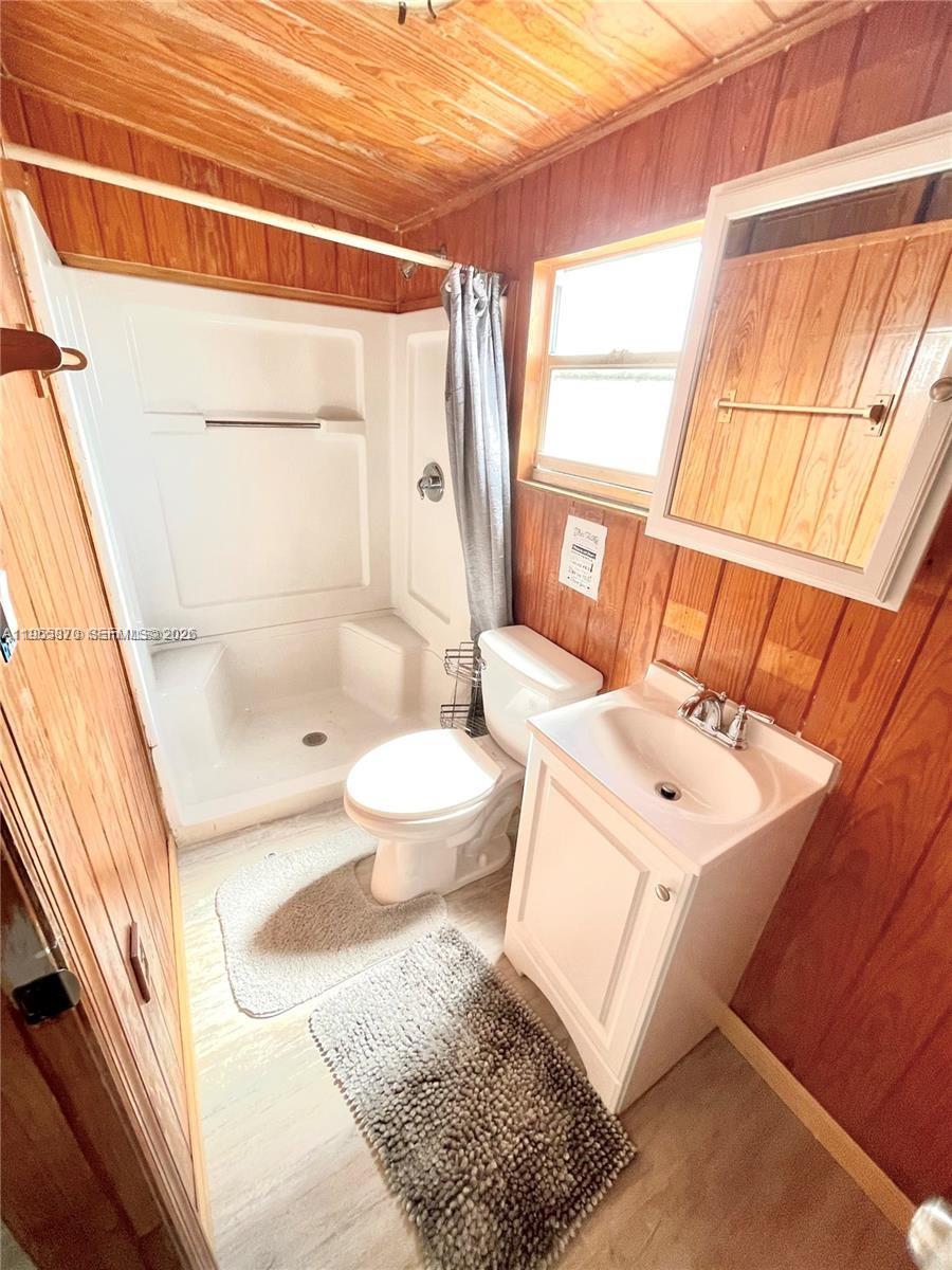 HERITAGE HOMES - Residential Lease