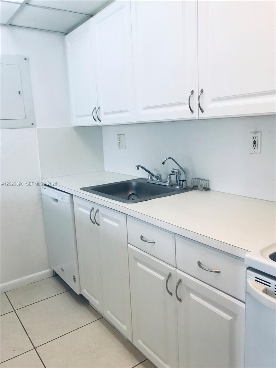 LAKEVIEW GARDENS AT MIAMI - Residential