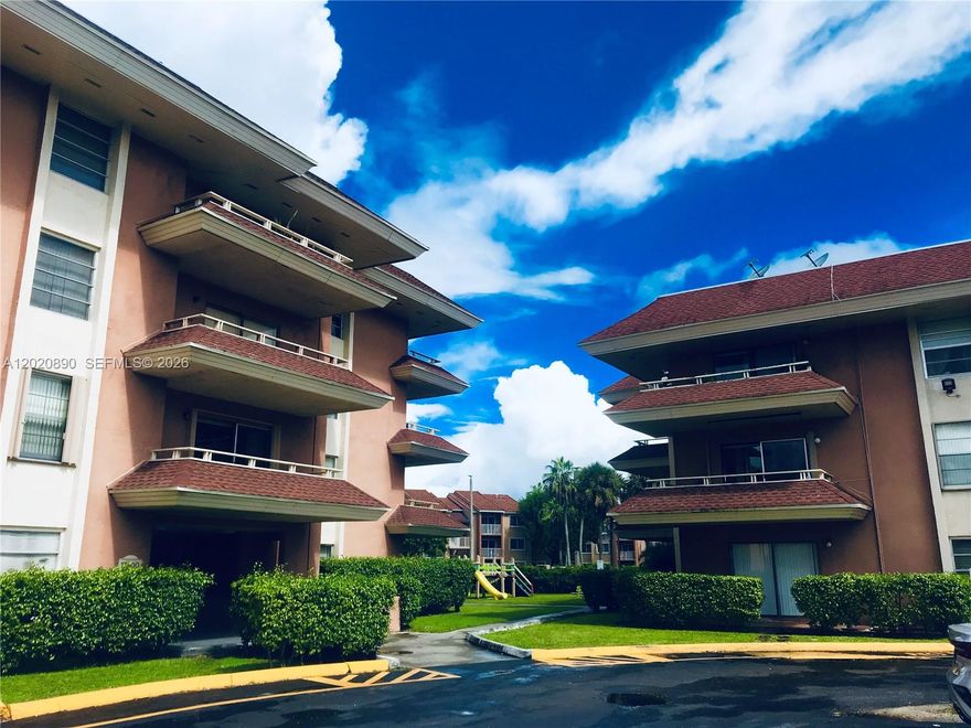2/2 CORNER UNIT IN GATED COMMUNITY WITH 2 ASSIGNED PARKING SPACES. UPDATED PROPERTY IN EXCELLENT CONDITION, LARGE ROOMS WITH LOTS OF CLOSET SPACE, TILED THROUGHOUT . BUILDING IS CENTRALLY LOCATED NEAR MAJOR HIGHWAYS, SCHOOLS, RESTAURANTS AND SHOPS. The condo is going through renovations. Unit is vacant and easy to show!