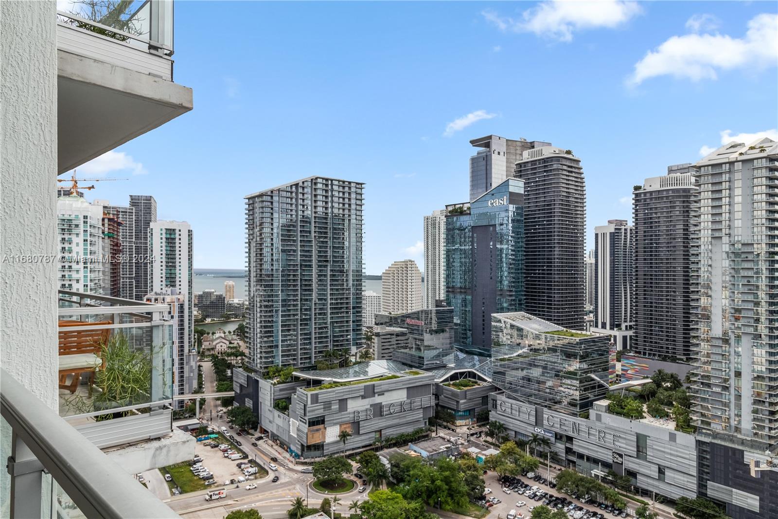 MINT CONDO - Residential