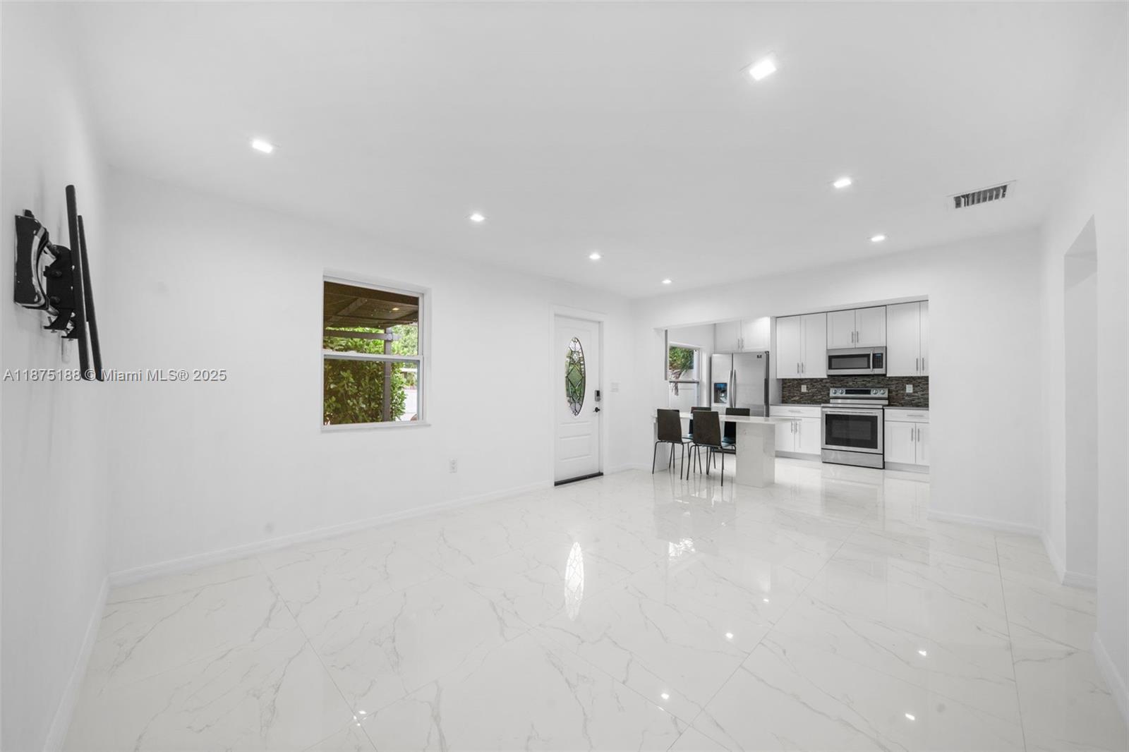 LINCOLN PARK REPLAT - Residential Income