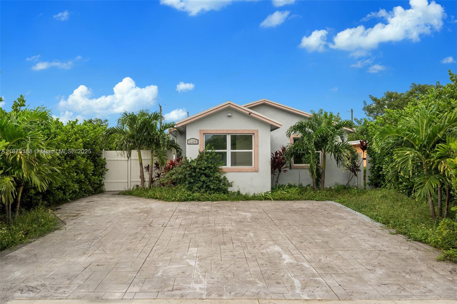DUPLEX FOR SALE - GREAT INVESTMENT OPPORTUNITY!!! NEWLY BUILT IN 2021: NEW ROOF, PIPES, A/C, ETC.
UNIT #A: 3BED/2BATH, RENTED AT $3,000/MONTH (THE LEASE ENDS ON 12.11.2025).
UNIT #B: 3 BED/2 BATH, RENTED AT $2,600/MONTH (TENANT HAS BEEN RENTING SINCE JUNE 2024, NOW IS MONTH-TO-MONTH LEASE, THE TENANT IS WILLING TO​​‌​​​​‌​‌​​​‌‌​​​‌‌‌​​‌​​‌‌​​​​ STAY).