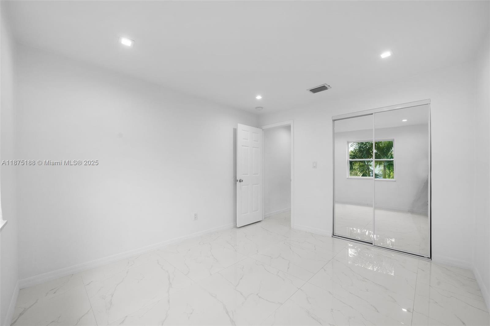 LINCOLN PARK REPLAT - Residential Income