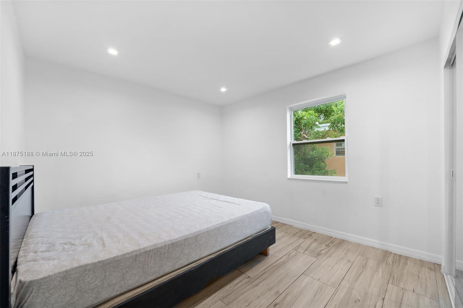 LINCOLN PARK REPLAT - Residential Income