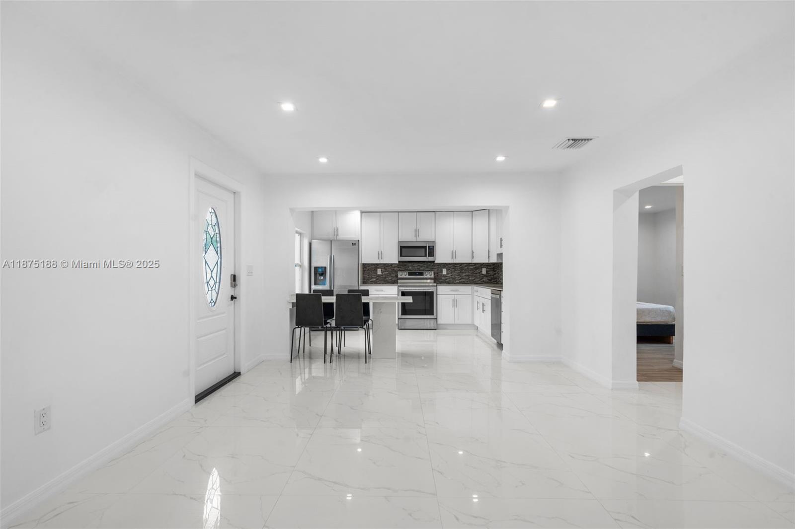 LINCOLN PARK REPLAT - Residential Income