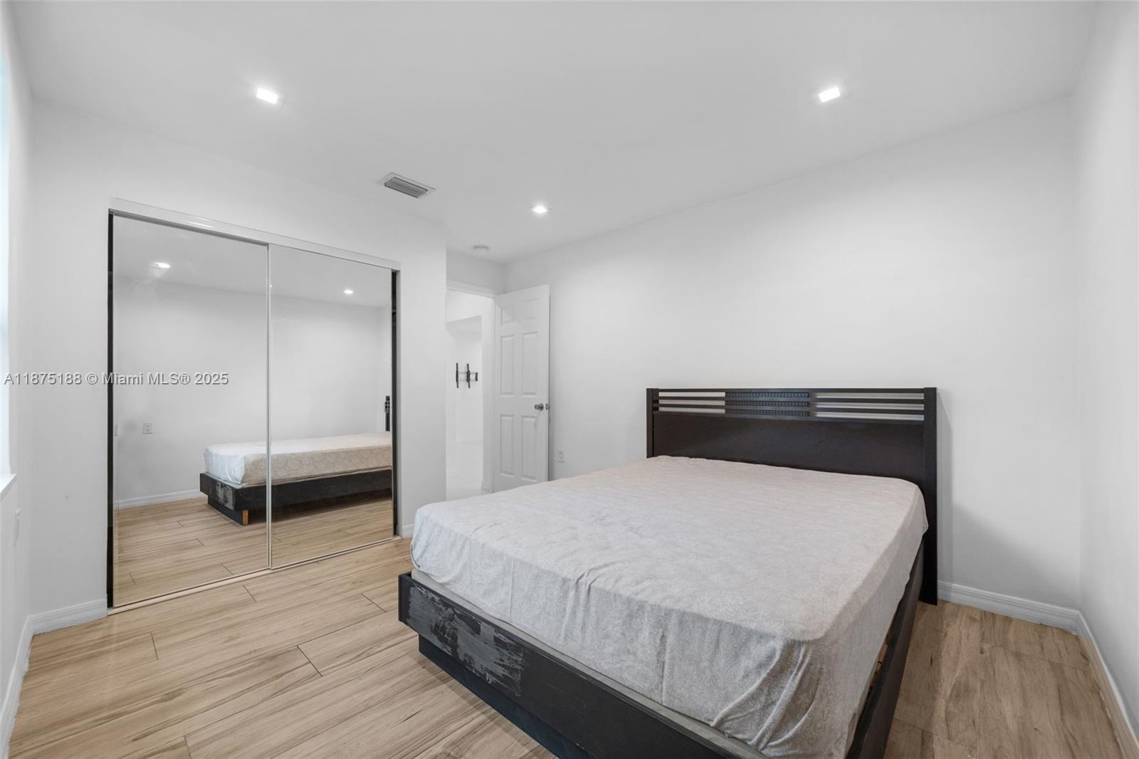 LINCOLN PARK REPLAT - Residential Income