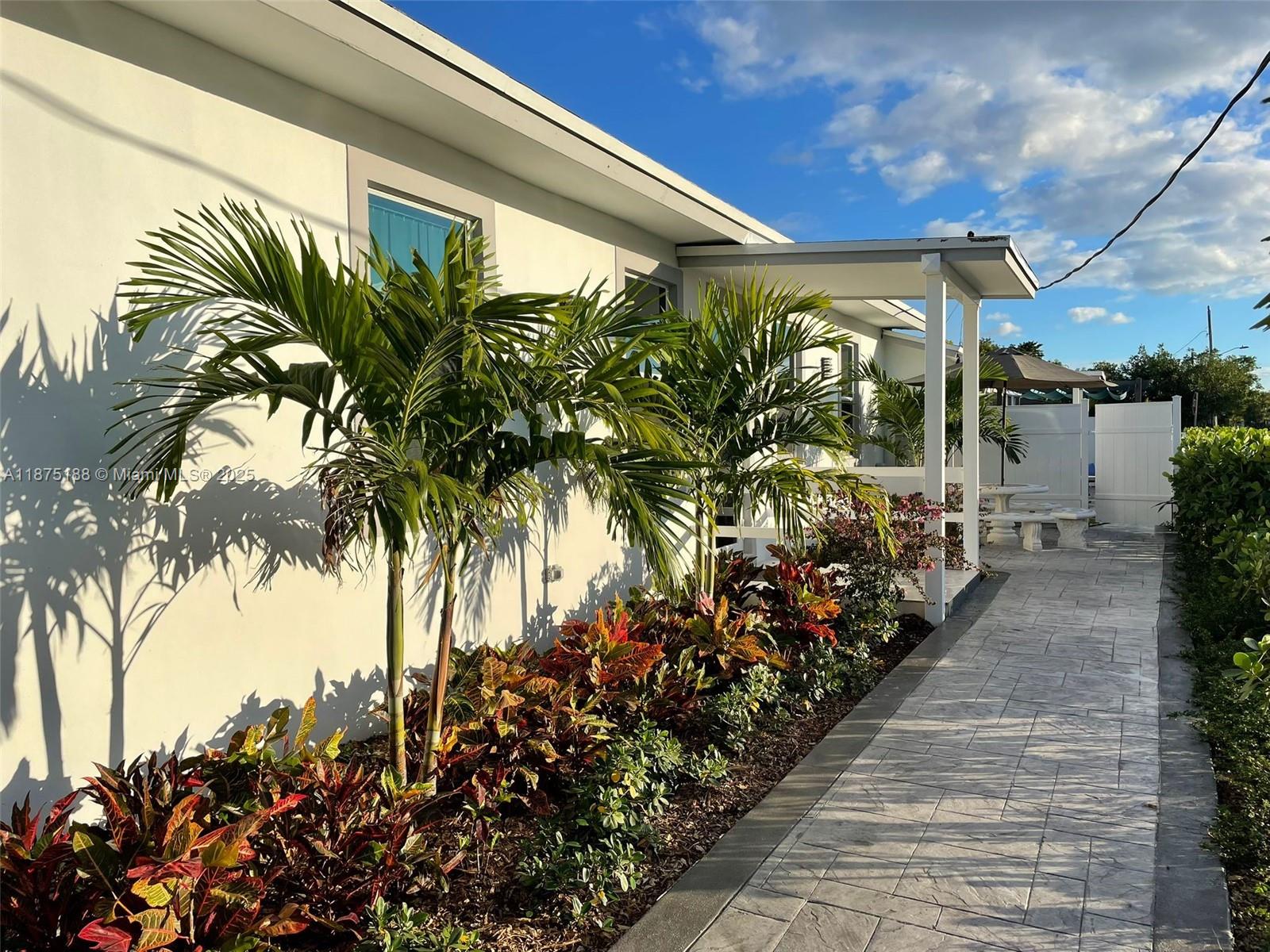 LINCOLN PARK REPLAT - Residential Income