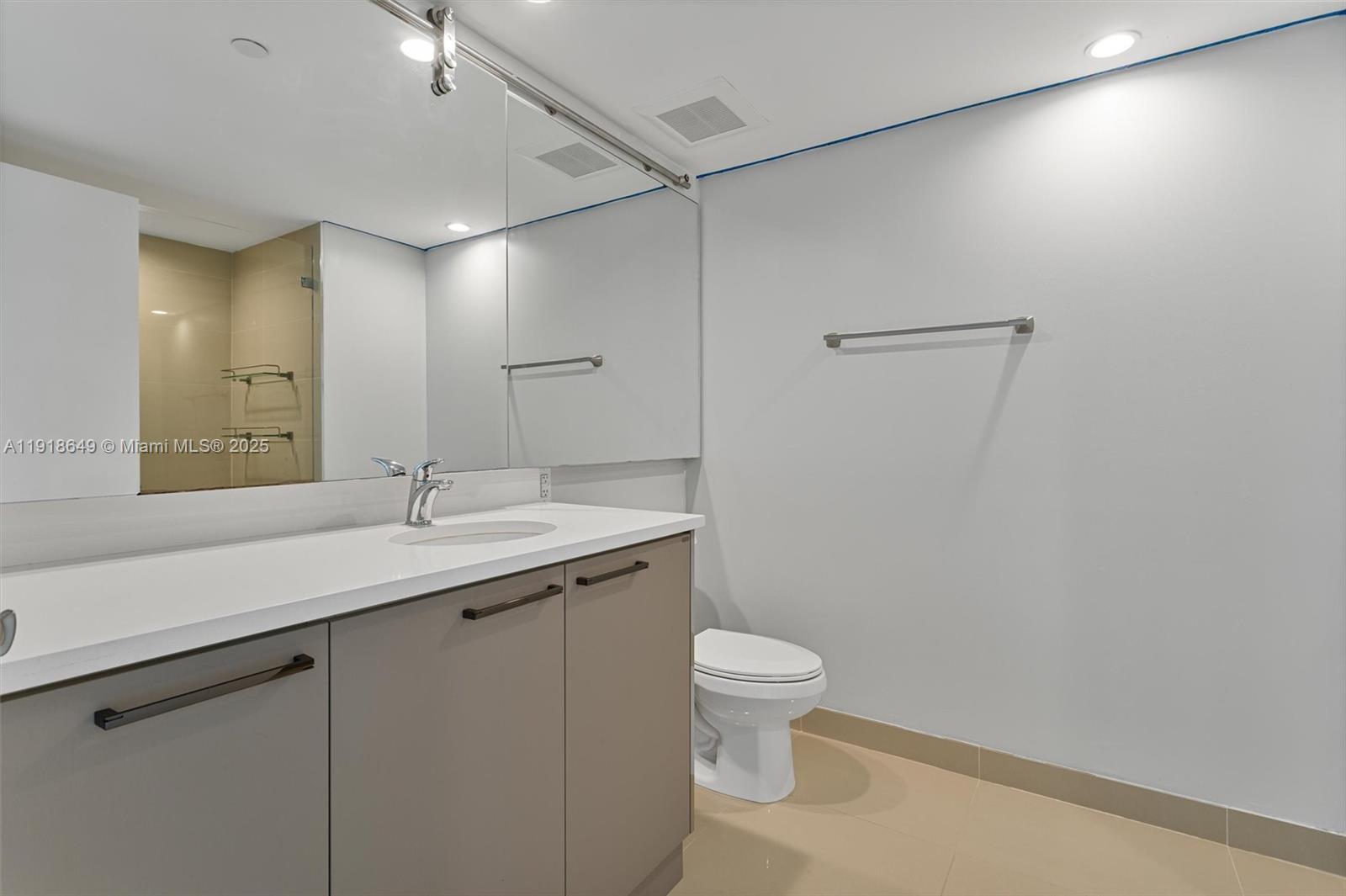 ONE BAY HARBOR CONDO - Residential