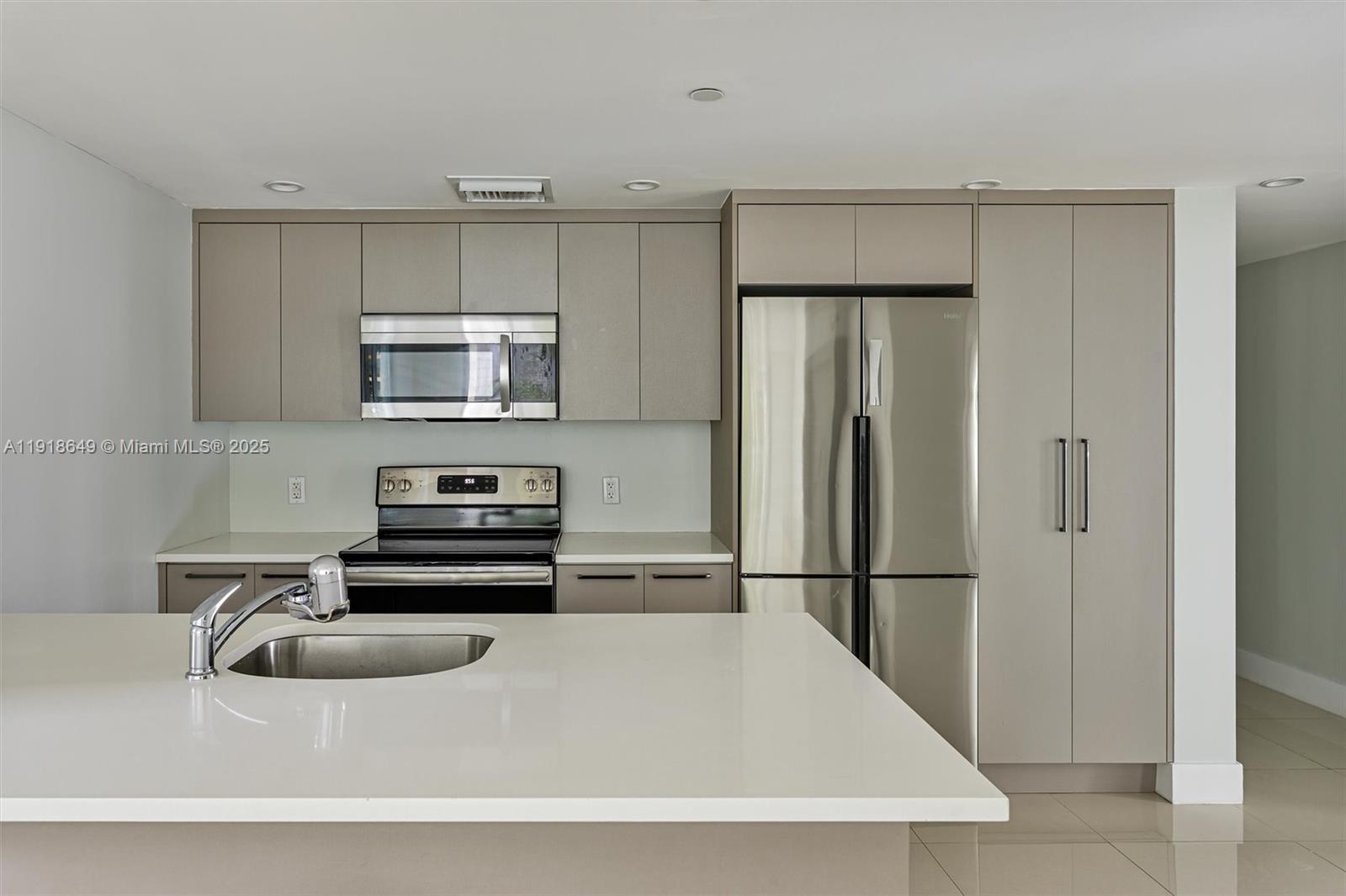 ONE BAY HARBOR CONDO - Residential