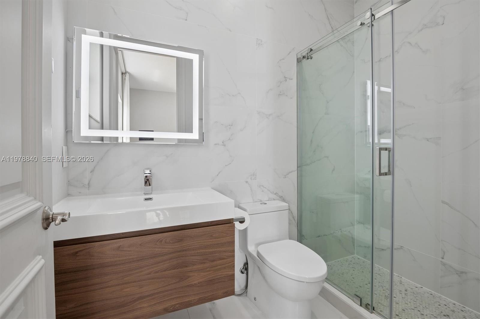 VISTA DEL LAGO - Residential