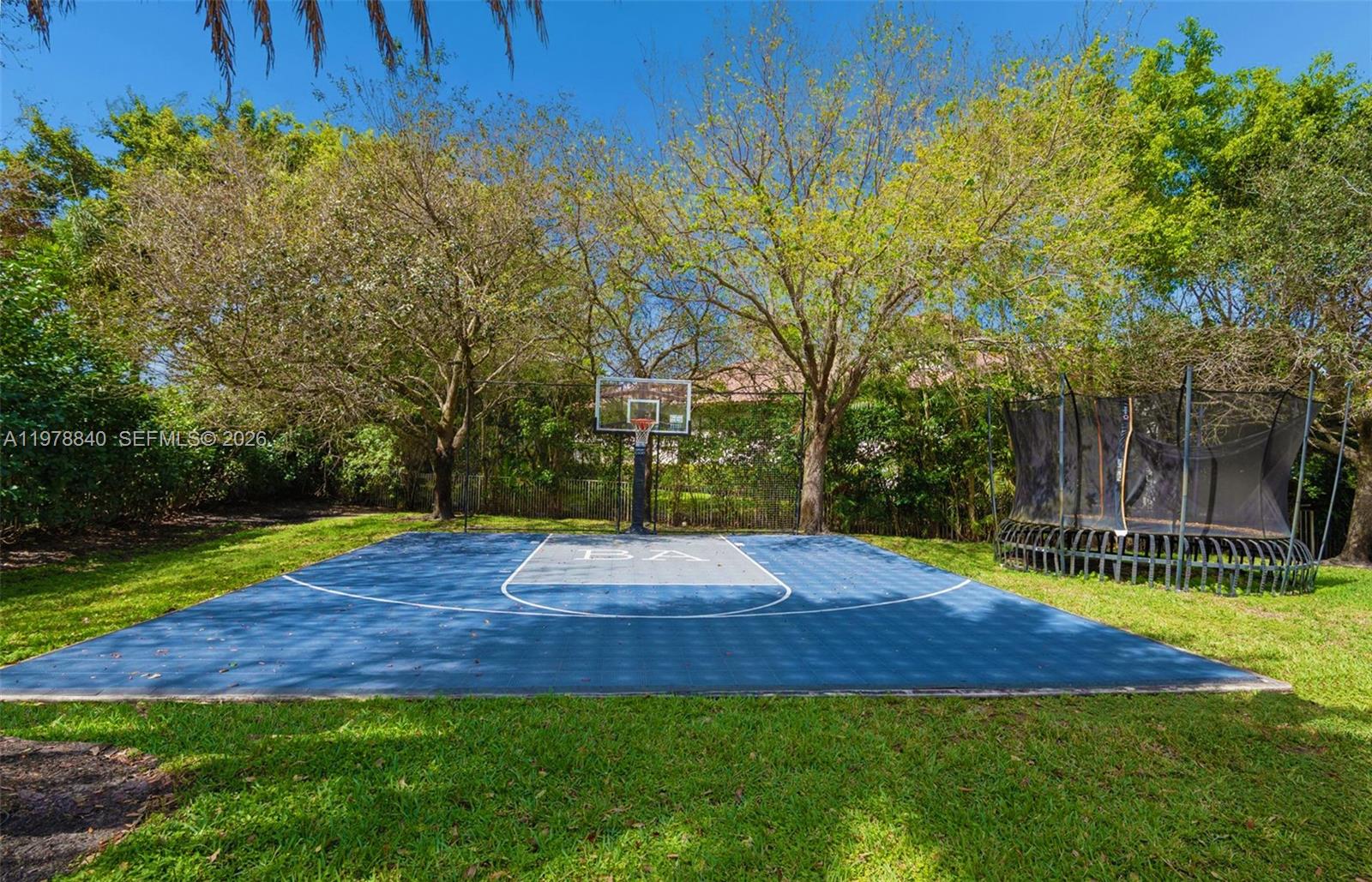 VISTA DEL LAGO - Residential