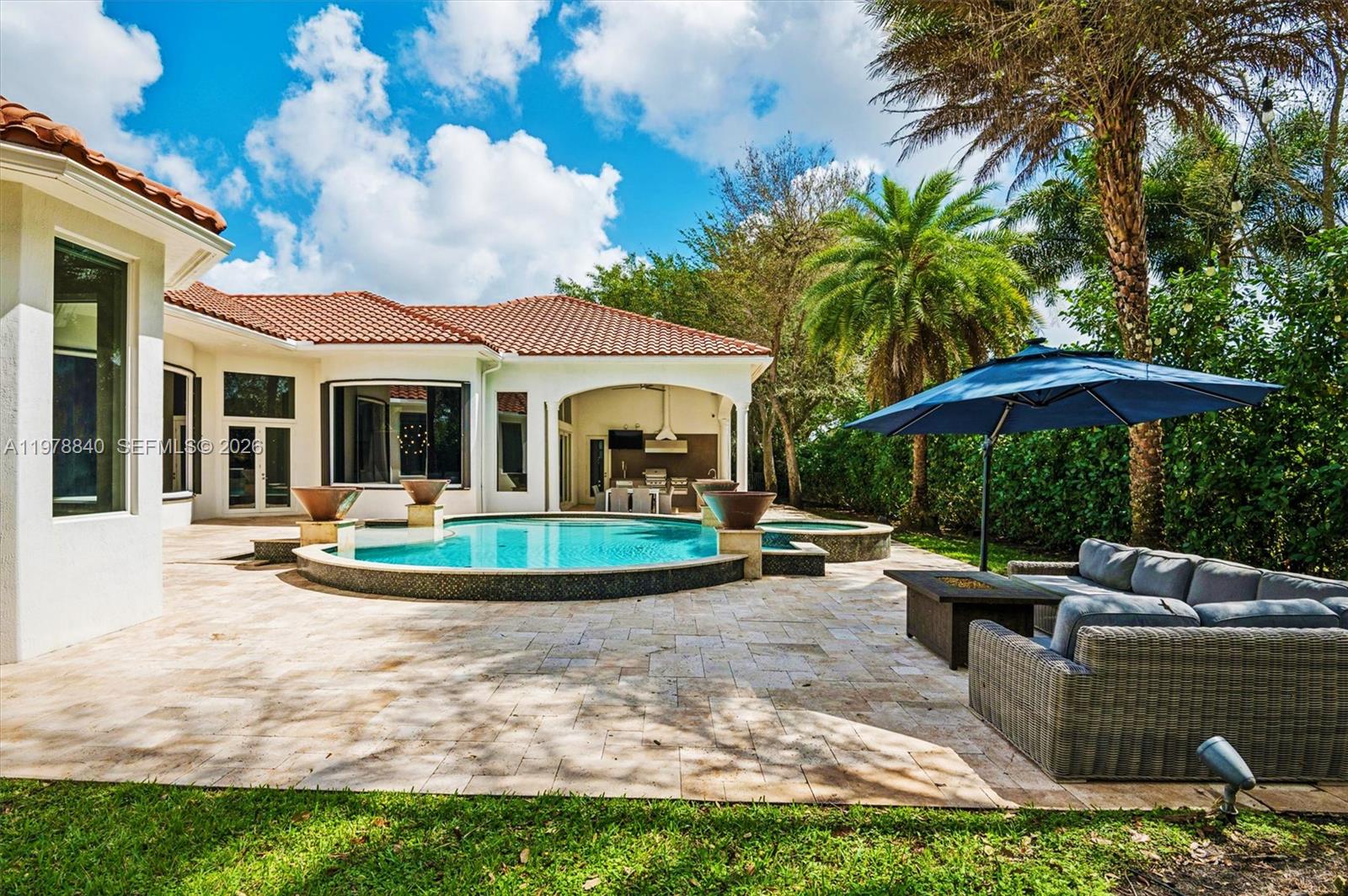 VISTA DEL LAGO - Residential