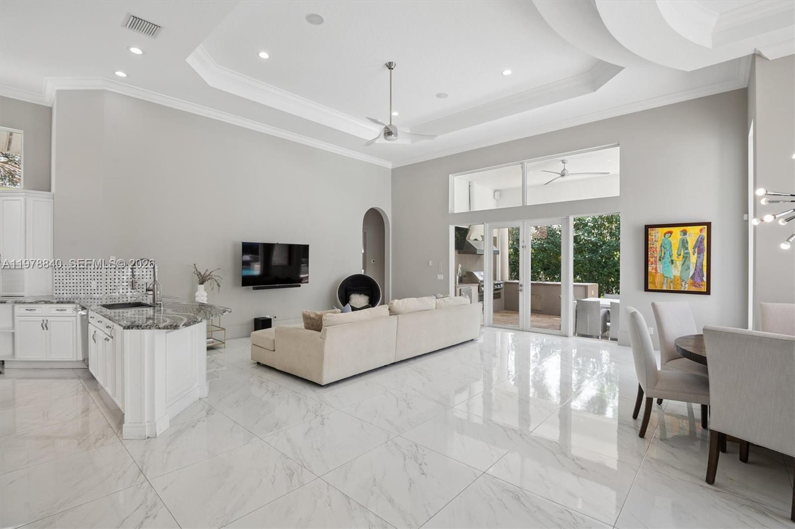 VISTA DEL LAGO - Residential