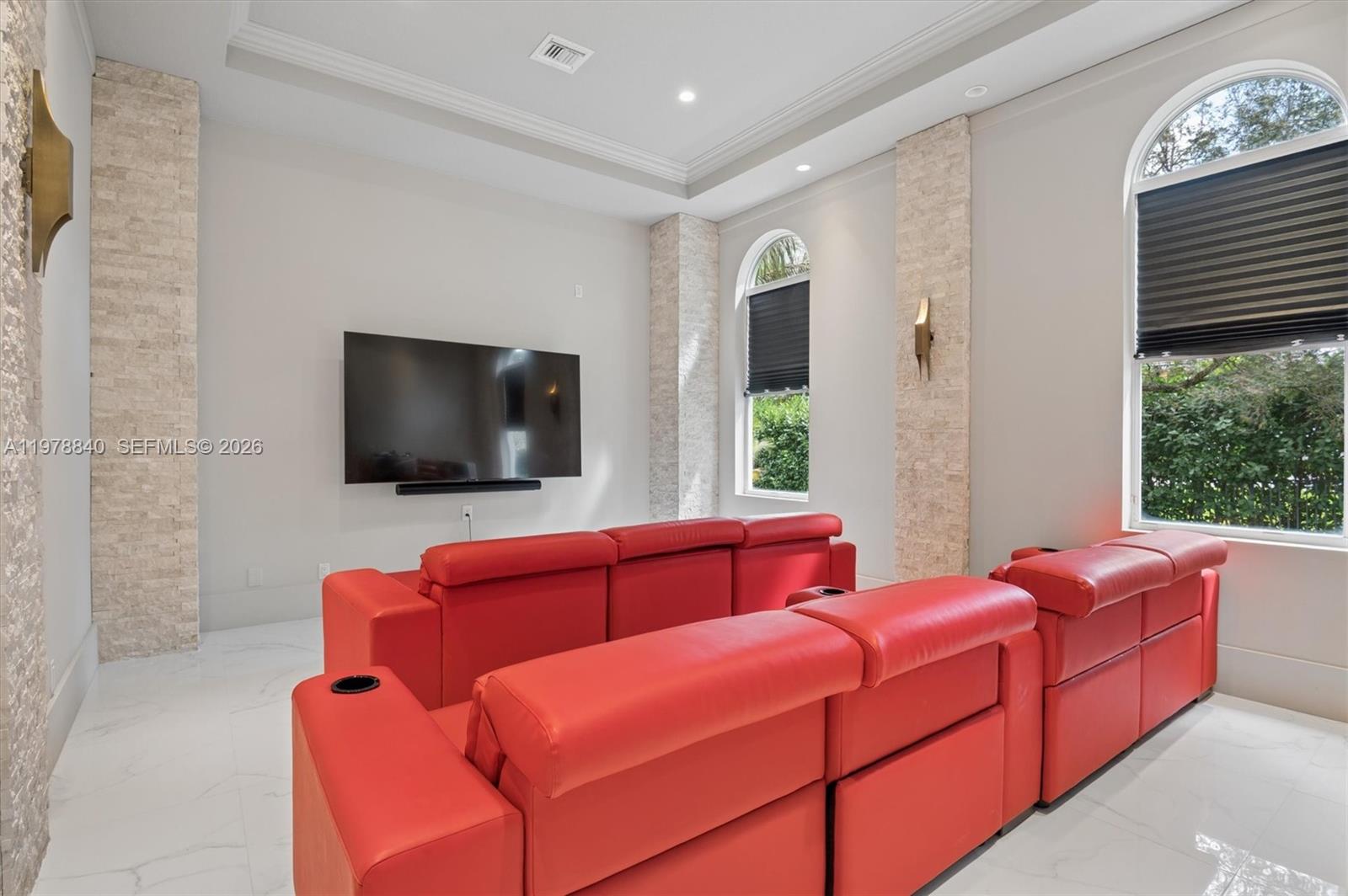 VISTA DEL LAGO - Residential