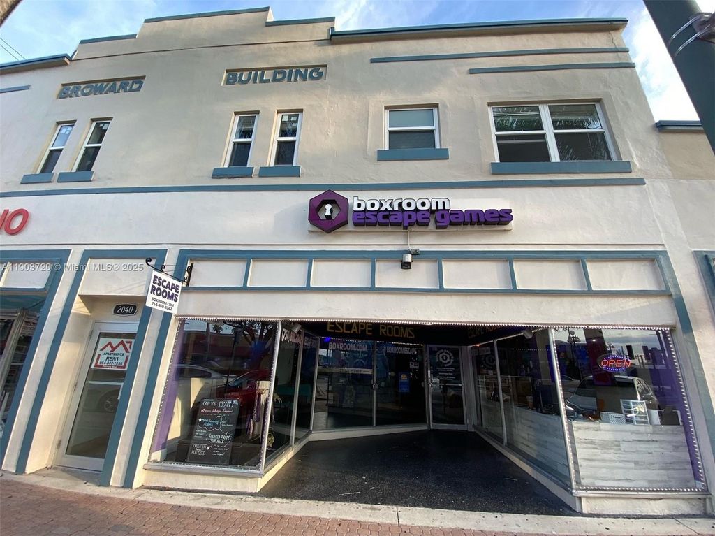 Photo of Hollywood, FL 33020 (MLS # A11903720)