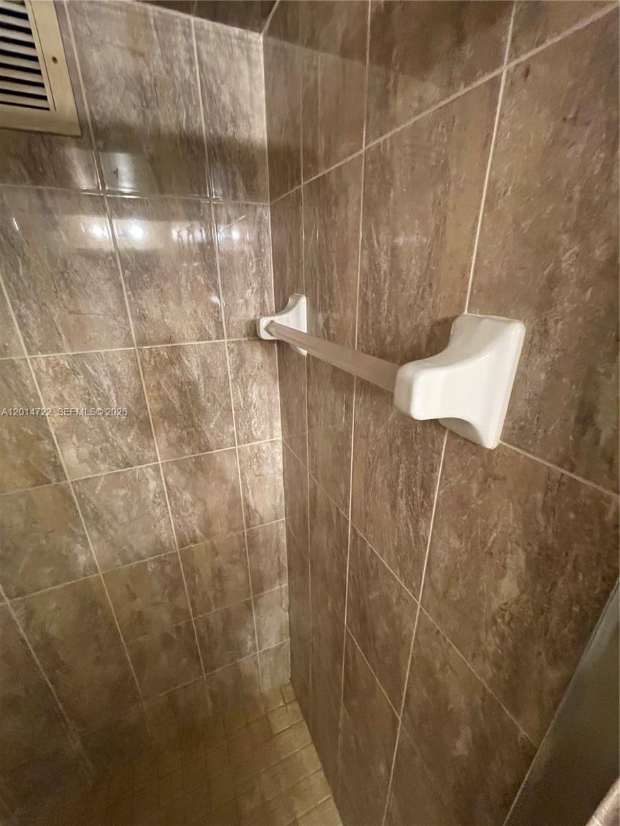 DESOTO PARK CONDO - Residential Lease