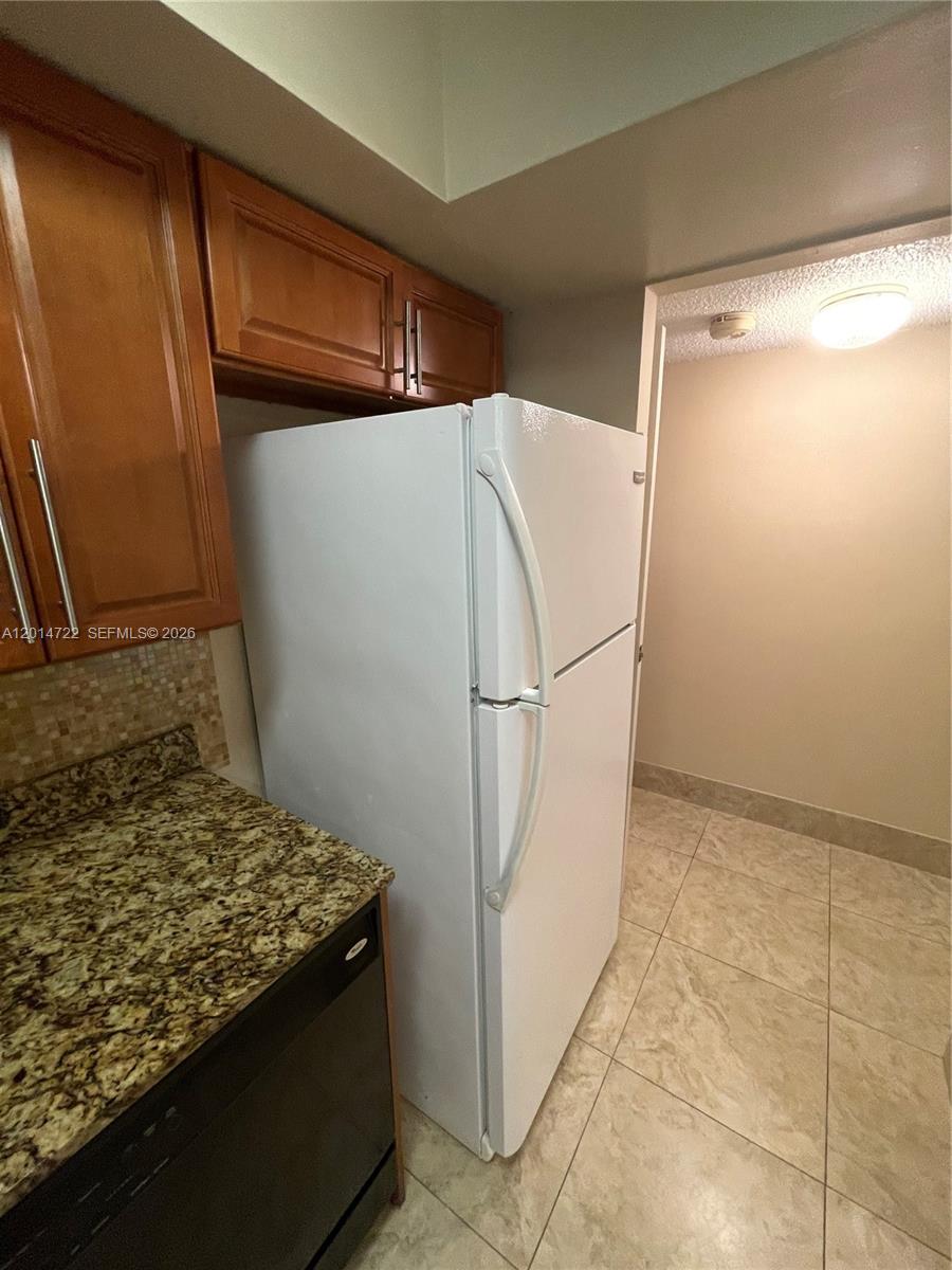 DESOTO PARK CONDO - Residential Lease