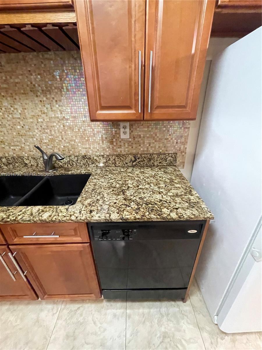 DESOTO PARK CONDO - Residential Lease
