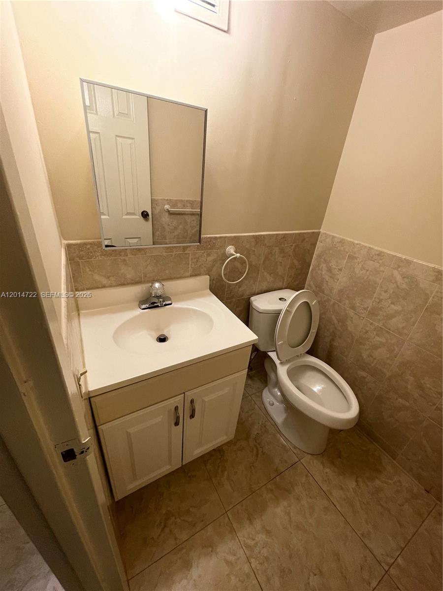 DESOTO PARK CONDO - Residential Lease
