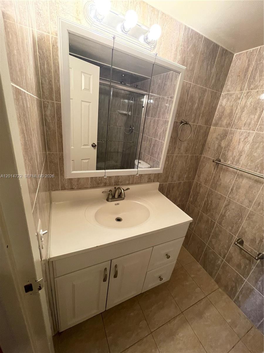 DESOTO PARK CONDO - Residential Lease