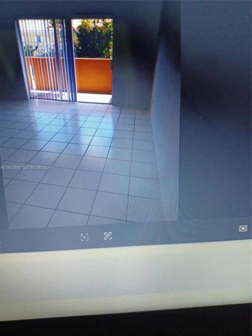 $2000-2/1 apartment at Cutler Bay convenience location close to Turnpike, major road US1, shopping center, school. call listing agent for showing