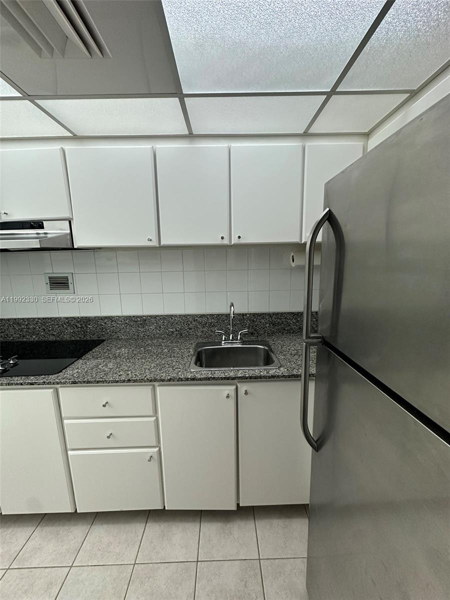 MIRADOR 1000 CONDO - Residential Lease