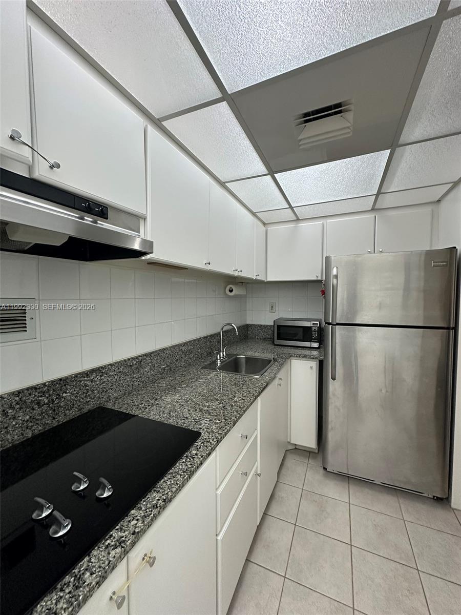 MIRADOR 1000 CONDO - Residential Lease