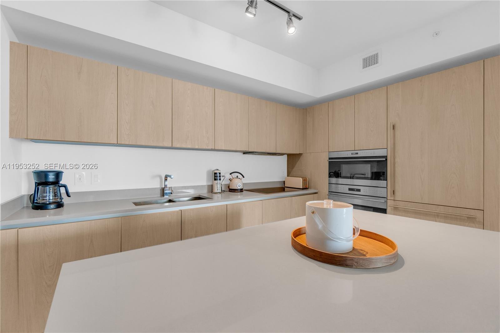 4111 SOUTH OCEAN DRIVE CO - Residential