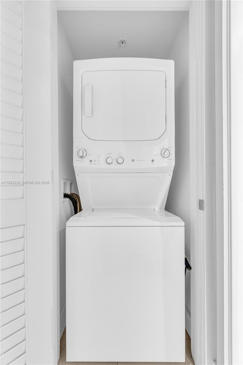 4111 SOUTH OCEAN DRIVE CO - Residential