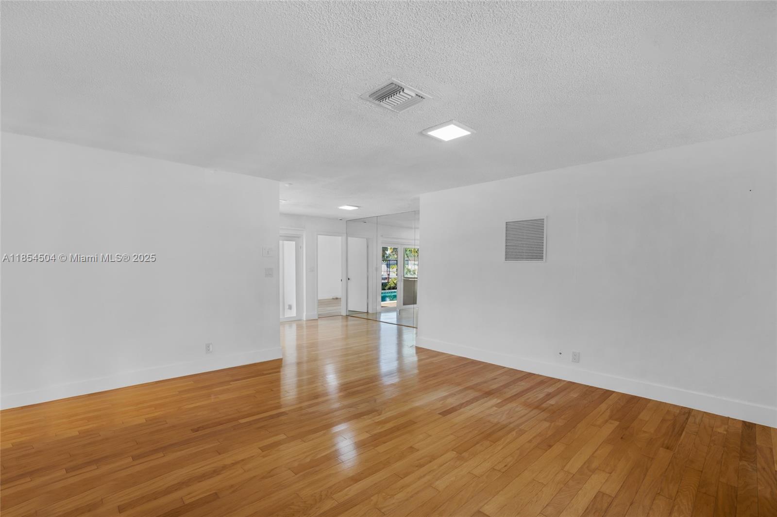 2020 NW 33rd Ct