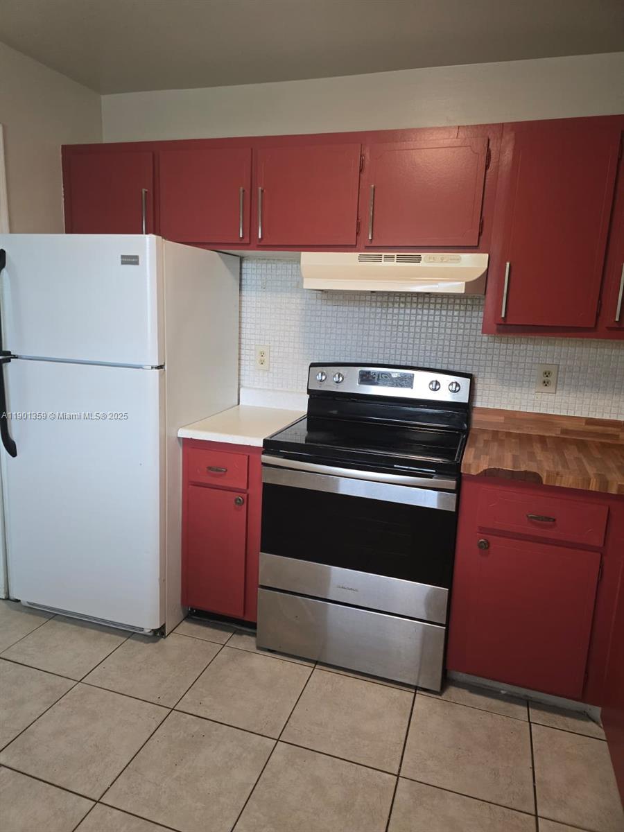 TOWNSITE APTS TEN CONDO - Residential Lease