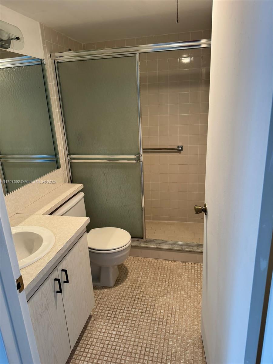 CENTURY VILLAGE CONDO - Residential Lease